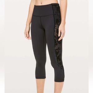 Lululemon Black Wunder Under Crop Flocked Velvet Floral Lace Side Legging Size 6